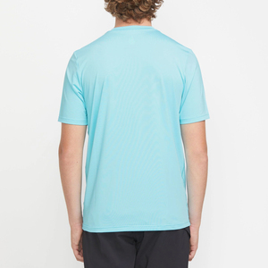 T-shirt de sport anti-UV bleu clair à manches courtes pour homme, séchage rapide, éco-responsable, en Spandex/Polyester, évacuation de l'humidité, idéal pour la course et la gym - Product Image 2