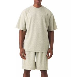 Ensembles de vêtements de sport pour hommes, chemises à manches courtes et shorts, nouvelle couleur, 2 en 1, vente en gros OEM, ensemble t-shirt et short pour hommes été - Product Image 1