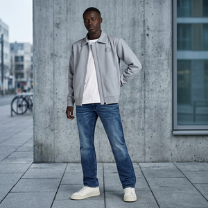 Jean vintage coupe droite en denim de coton, délavé moyen, taille mi-haute, écologique, séchage rapide, personnalisé - Product Image 4