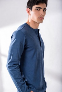 เสื้อเชิ้ตผู้ชายแขนยาวทรงสลิมฟิต ดีไซน์ลายทาง วัสดุระบายอากาศได้ดี สวมใส่สบายทุกวัน - Product Image 3