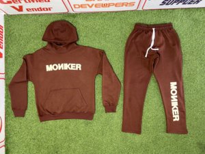 Ensemble de survêtement de qualité supérieure, personnalisable, en tissu épais, avec logo personnalisé et design unique, impression sérigraphique. - Product Image 3