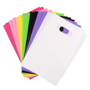 Sacs de courses en plastique LDPE colorés découpés sur mesure avec logo personnalisé - Product Image 3