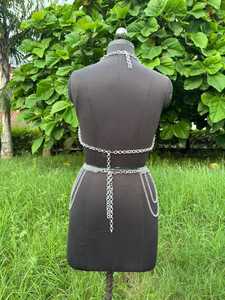Conjunto de Top y Falda de Armadura de Aluminio Plateado para Mujer, Diseño Redondo Soldado, Estilo Antiguo Moderno - Product Image 5