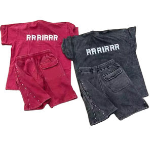 Ensemble de survêtement d'hiver personnalisé décontracté en coton délavé, avec rivets, appliqués vintage et broderies, comprenant un t-shirt et un short à séchage rapide 100% coton - Product Image 6