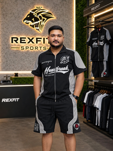 REXFIT SPORTS 2026 Ensemble de survêtement personnalisé pour homme en polyester noir et gris, ensemble de vêtements de sport à manches courtes avec fermeture éclair et broderie - Product Image 1