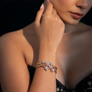 Brazalete de Oro Rosa con Diamante de Corte Esmeralda, Diseño Geométrico, Joyería de Lujo para Mujer, Estilo de Boda - Product Image 2