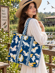 Bolso tote hecho a mano con estampado de grullas en azul marino, blanco y mostaza, bolso tote de hombro de algodón acolchado, grande, para viajes diarios, compras. - Product Image 1