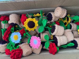 Decoración de Plantas con Flores de Ganchillo Hechas a Mano, 100% Hilo de Algodón, Decoración de Mesa con Maceta de Flores, Colores y Diseños Personalizados - Product Image 2