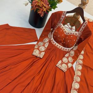 Nuevo traje de imitación de Georgette Plazzo de lanzamiento personalizado de alta calidad con trabajo de secuencia y bordado a la venta - Product Image 3