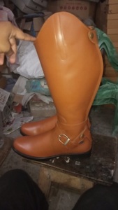 Bottes d'équitation élégantes pour femmes en cuir véritable, à talon haut, avec fermeture à boucle, couleur unie, style équestre, avec fermeture éclair YKK et semelle TPR - Product Image 2