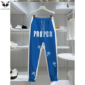 Conjunto casual de camiseta de manga corta con cuello redondo y pantalones estampados para hombre de talla grande, conjunto de verano para viaje. - Product Image 3