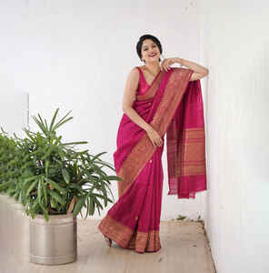 Hermoso Sari Indio Banarasi de Seda Suave con Trabajo de Tejido Zari, con Piezas de Blusa, Sari Tradicional Completamente Cosido - Product Image 1