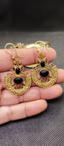 Pendientes de Aro de Latón con Piedra Natural para Mujer |   Pendientes de Ónix Negro con Cuentas y Baño de Oro, Pendientes de Piedras Preciosas Multicolores - Product Image 4