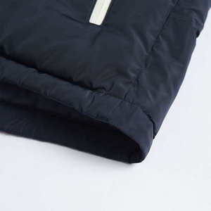 Manteau d'hiver minimaliste matelassé à capuche, parka isolée imperméable coupe-vent chaude pour l'extérieur et le streetwear décontracté - Product Image 4