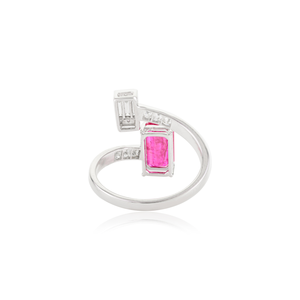 Anillo de Cóctel de Oro de 10K con Rubí Octogonal y Diamantes con Engaste Invisible para Mujer - Product Image 5
