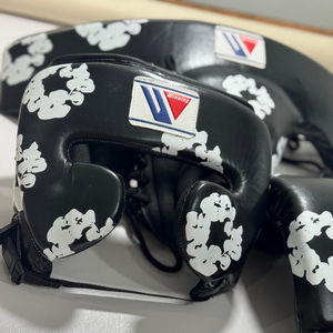 Nuevo Set Profesional de Boxeo Winning con Casco Personalizado y Set de Entrenamiento y Sparring Winning - Product Image 3