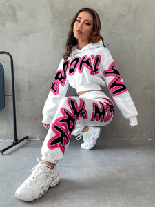 Ensemble de survêtement pour femme, design tendance, confortable, pour l'entraînement et les activités de plein air, avec logo - Product Image 6
