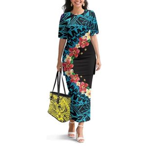 Vestido midi entallado con estampado floral, cuello redondo, manga corta, informal, de verano, tejido en poliéster. - Product Image 1