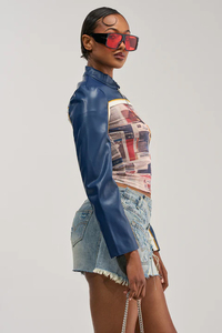 Chaqueta Deportiva Azul de PU con Estampado de Periódico, Cuello Alto, Cierre de Cremallera, Estilo Urbano, Corta, Unisex, para Primavera - Product Image 2
