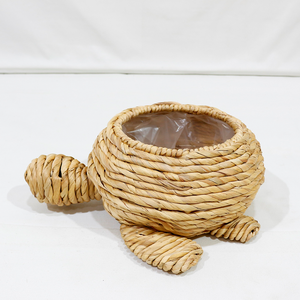 Maceta Decorativa Tejida de Jacinto de Agua con Forma de Tortuga, con Forro, Capacidad de 3L, Cesta de Almacenamiento Interior - Product Image 1