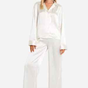 Wholesale High Quality Women's Summer Pajamas Set <b>White</b> <b>Lace</b> Breathable Satin Sleepwear Casual Homewear Sling Top Pants - Product Image 5