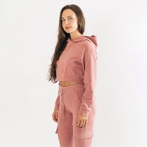 Nouveau style – Sweat à capuche court rose personnalisé pour femme avec cordon de serrage et pantalon cargo en molleton de couleur unie – Collection automne - Product Image 5