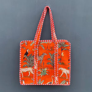 กระเป๋าโท้ทผ้าฝ้ายลายควิลท์พร้อมสายสะพายไหล่ ลายป่าสไตล์โบโฮ ความจุ 1-1.9 ลิตร - Product Image 1