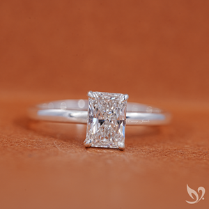 Anillo de Compromiso Solitario de Oro Sólido de 10K con Diamante Cultivado en Laboratorio de Corte Radiante de 1CT Certificado por IGI para Mujer - Lujo para Bodas y Aniversarios - Product Image 1