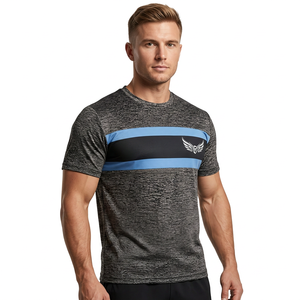 Camiseta de manga corta para hombre con diseño de rayas y logotipo frontal, corte regular, de secado rápido, tejido de poliéster, cuello redondo. - Product Image 2