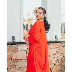 Conjunto de Traje Elegante de Satén Transpirable con Bordado Naranja de Nargees, Talla XS, para la Temporada de Primavera - Product Image 3