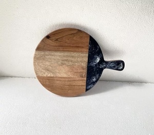 Mango de resina negra con forma redonda, junta de madera con logotipo personalizado, cantidad de madera, embalaje ambiental - Product Image 2