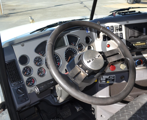 Camión Usado MackS Pinnacle CHU613 Day Cab 2014 de Alto Rendimiento - Transmisión Manual de 10 Velocidades, Listo para Enviar - Product Image 5