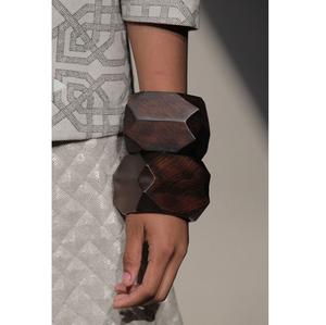 Brazaletes de Madera Pulida de Primera Calidad, Joyería de Madera para Damas, Estilo Étnico Moderno, Hechos por Apex Align - Product Image 3