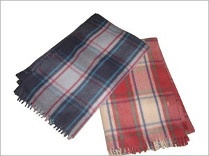 Couverture Unique et Légère Pledge, Chaude et Confortable, Idéale pour la Maison, les Hôtels et les Auberges – Disponible à la Vente - Product Image 4