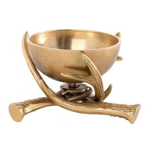 Bol à fruits en métal de qualité supérieure avec base sculpturale pour le rangement des fruits, la présentation des collations, la décoration de table et de la maison, disponible à la vente - Product Image 5