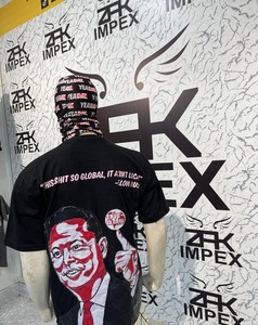เสื้อยืดพิมพ์ลายแบบรีดร้อนสำหรับผู้ชาย OEM ดีไซน์คลาสสิก ทันสมัย นุ่มสบาย ระบายอากาศได้ดี เหมาะสำหรับใส่ในชีวิตประจำวันและออกกำลังกาย - Product Image 3