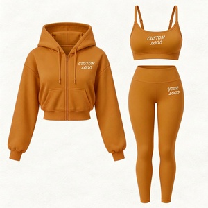 Conjunto deportivo premium personalizado para mujer de 3 piezas: chaqueta deportiva con cremallera, sujetador deportivo y pantalones capri de manga larga para otoño. - Product Image 1
