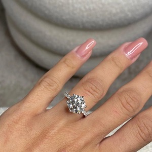 Anillo de Compromiso Clásico con Cristal de Corte Brillante Redondo, Engaste de Puntas, Engaste de Bisel, Diseño Floral para Fiesta, Joyería Fina para Mujer - Product Image 1