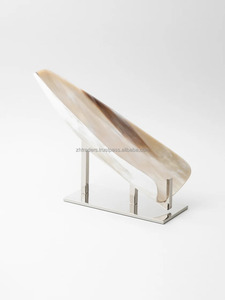 Bouteille en corne de buffle écologique faite à la main pour cadeaux historiques et décoration, flacon en corne naturel poli personnalisable en provenance d'Inde - Product Image 3