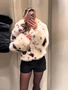 Contemporary <b>Faux</b> Fur Bomber Jacket Trendy Streetwear Ladies Long Hair <b>Sheepskin</b> <b>Coat</b> Luxury Warm Winter Outerwear Womens <b>Coat</b> - Product Image 4