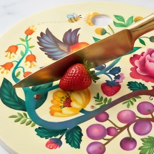 Planche à découper ronde élégante avec trou pour la poignée, motif d'oiseaux et de fleurs colorés - Product Image 4