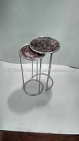 Tables d'appoint modernes avec plateau en faux marbre et structure en métal, meubles de salon au design contemporain