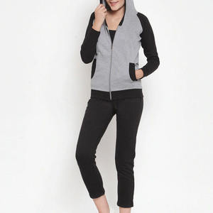Ensemble de survêtement gris et noir à capuche pour femme, sweat-shirt à fermeture éclair à manches longues et pantalon de jogging assorti, couleur unie décontractée pour l'automne - Product Image 1