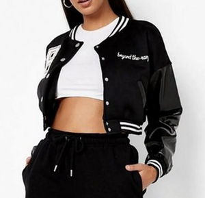 Blouson universitaire d'hiver pour femme avec patch en chenille personnalisé, en laine premium et cuir de poisson, logo OEM, fabrication en usine, marque privée - Product Image 5
