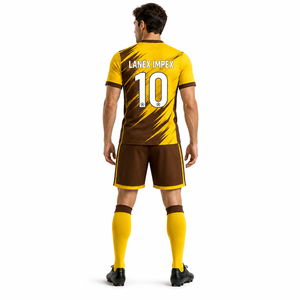 Ensemble de maillots de football personnalisés OEM, uniforme de football, vêtements de sport en gros pour équipes, maillots à manches courtes et shorts pour hommes et garçons, kit de club par sublimation - Product Image 4
