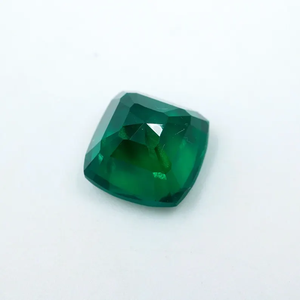 Esmeralda Zambiana Cultivada en Laboratorio: Gema Facetada de Corte Cojín de 3 Quilates - Product Image 4