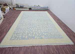 Nouveau tapis en laine noué à la main style antique 2026, motif abstrait bleu et beige, pour salon, design moderne - Product Image 2