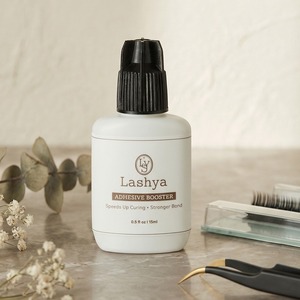 [Lashya] น้ำยาเพิ่มประสิทธิภาพกาวติดขนตา 15 มล. สารช่วยยึดติดขนตาแบบไฮบริด ทนต่อความชื้น - Product Image 2