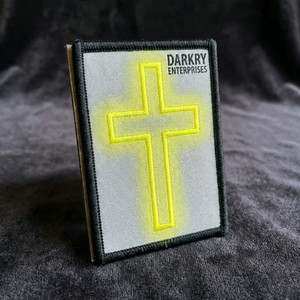 Parche Bordado Personalizado con Cruz Amarilla Neón, para Planchar, Bordado a Máquina, Insignia Táctica para Uniforme, Emblema Religioso con Efecto Luminoso - Product Image 1