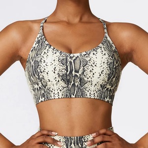 Soutien-gorge de sport pour femme, imprimé nuages bleus, col en V, bretelles spaghetti, maintien moyen, respirant, haut de yoga, design côtelé - Product Image 6